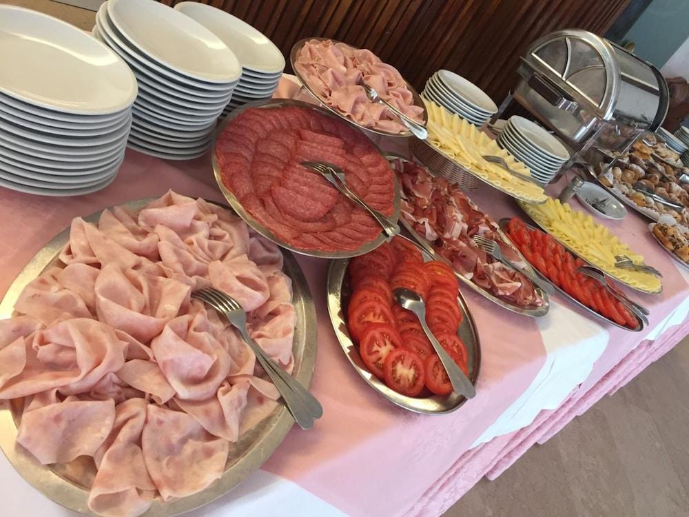 Hotel Beau Rivage Pineta Lido di Jesolo Bagian luar foto