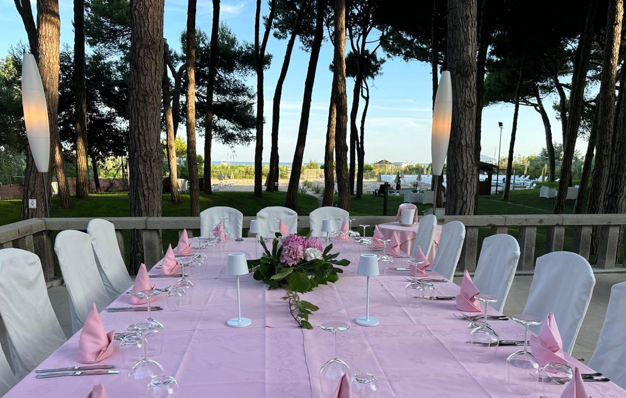 Hotel Beau Rivage Pineta Lido di Jesolo Bagian luar foto