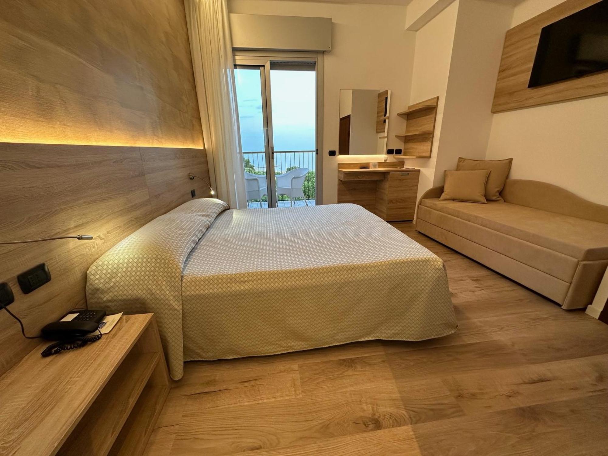 Hotel Beau Rivage Pineta Lido di Jesolo Ruang foto