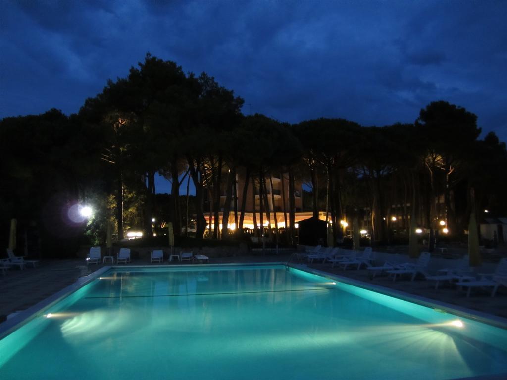 Hotel Beau Rivage Pineta Lido di Jesolo Bagian luar foto